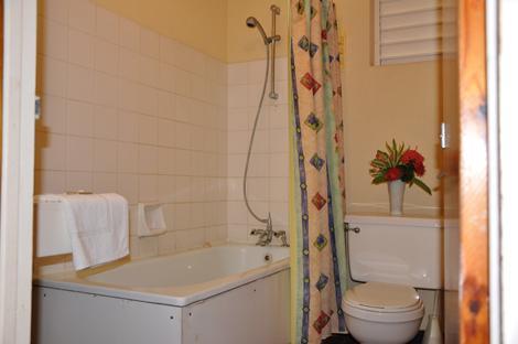 Carib Blue Apartments Oistins Номер фото