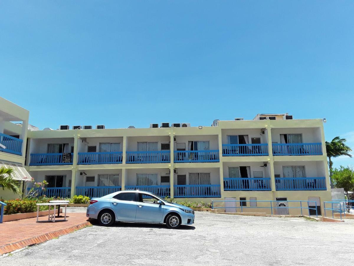 Carib Blue Apartments Oistins Экстерьер фото
